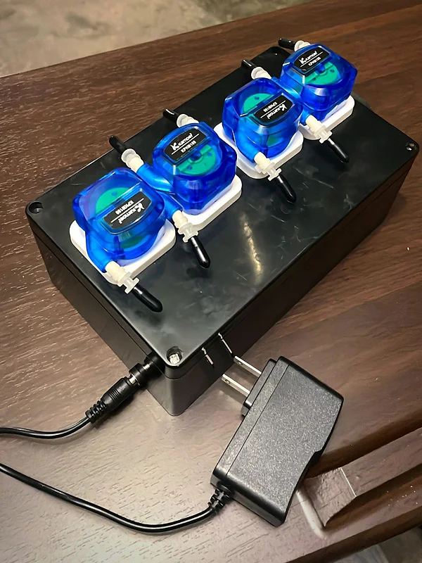 Four-channel peristaltic dosing unit